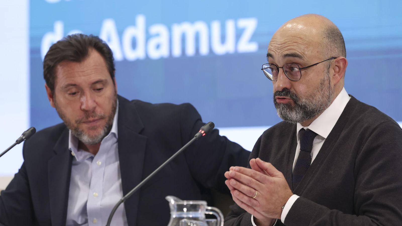 El president d'Adif, Pedro Marco de la Peña, i el ministre Óscar Puente compareixen després de la publicació de l'informe preliminar del CIAF