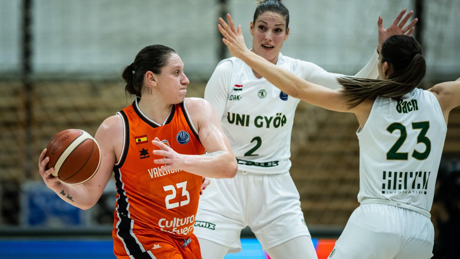 Alina Iagupova, durant el partit a Hongria