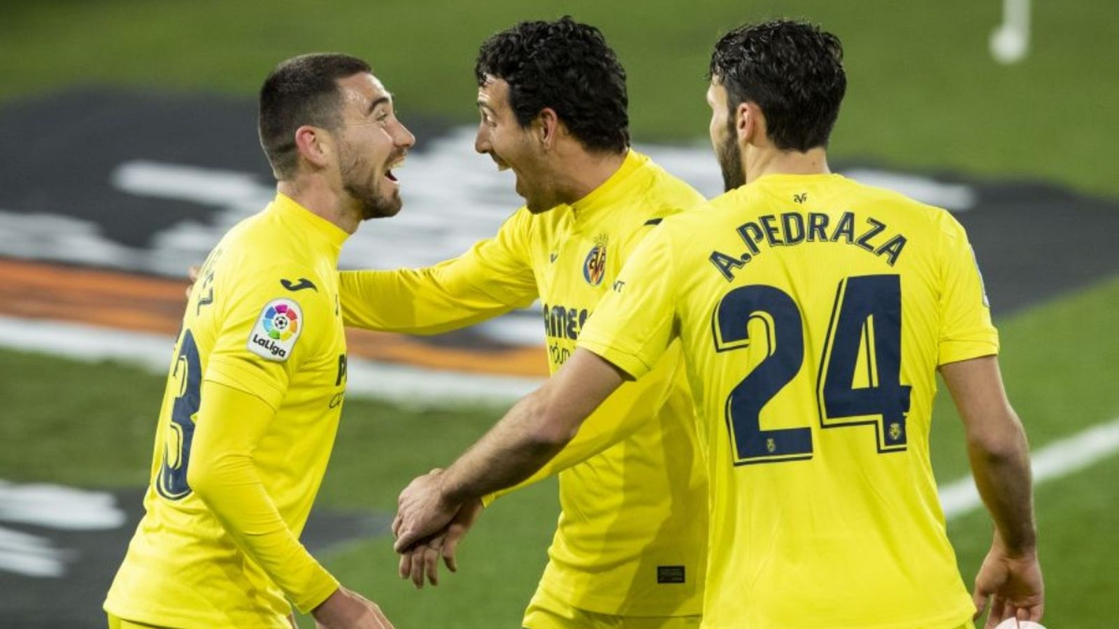Moi Gómez i Dani Parejo celebren el gol del primer