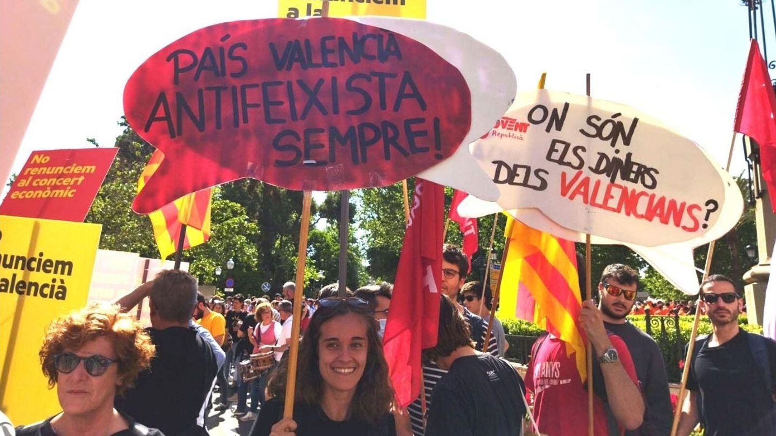 Manifestació a Castelló de la Plana pel 25 d'abril