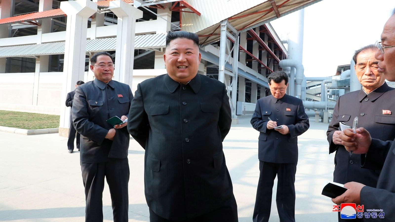 El líder nord-coreà, Kim Jong-un, en la cerimònia de finalització d’una planta de fertilitzants