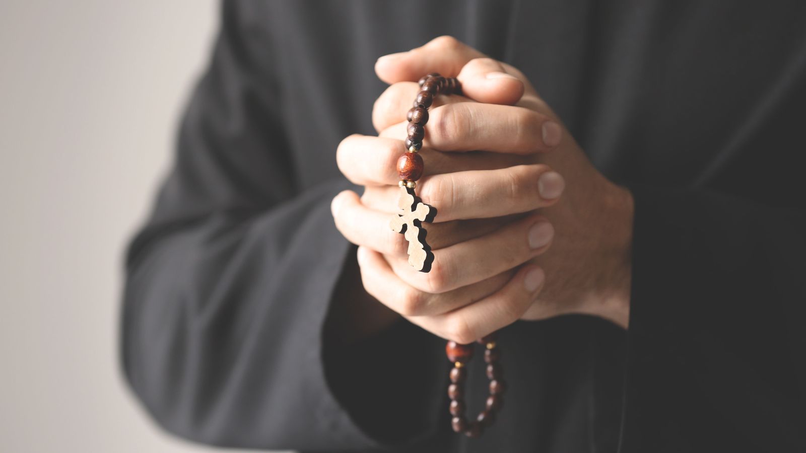 Imatge d'arxiu d'un sacerdot