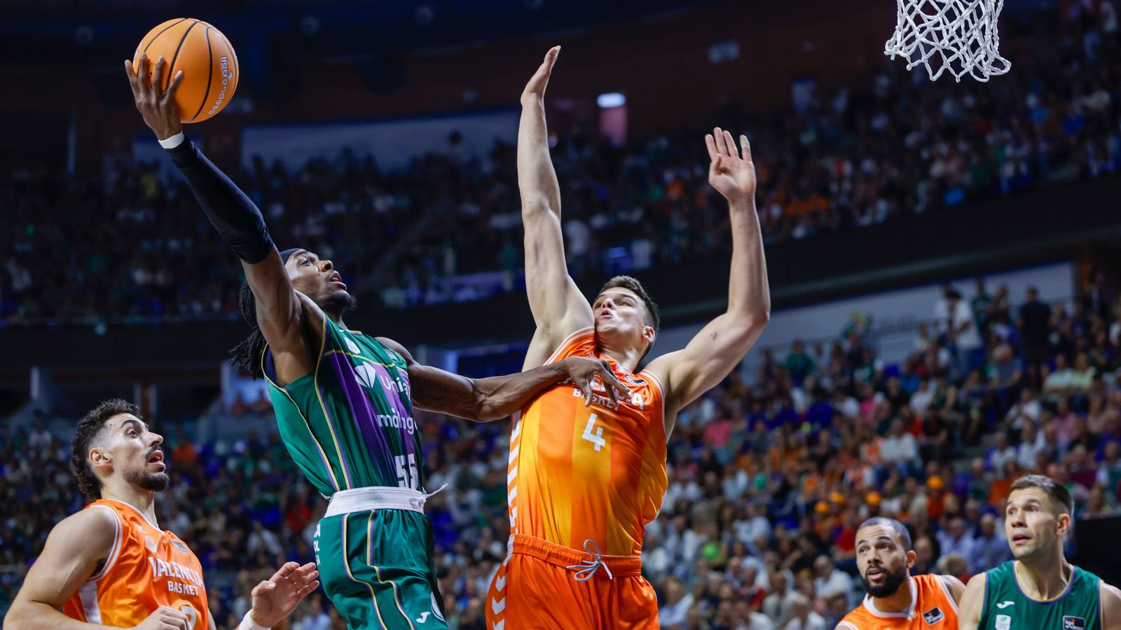Imatge del partit entre l'Unicaja i el València Basket