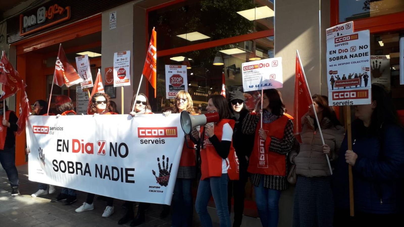 Protestes de treballadors de DIA aquest dimecres a València