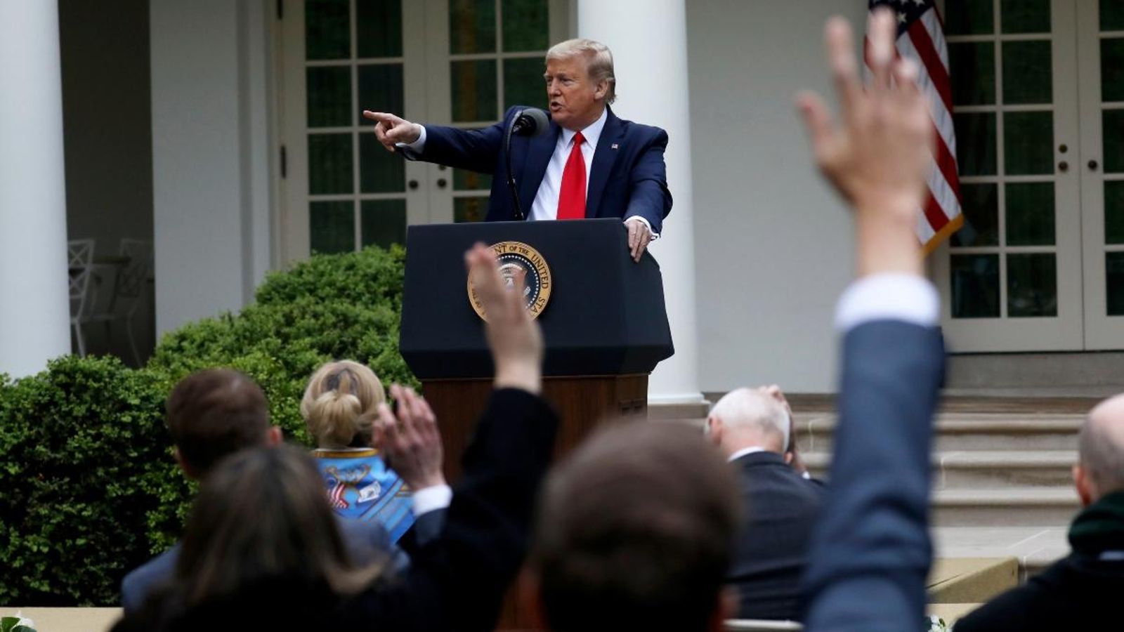 Donald Trump durant la sessió informativa diària sobre la crisi sanitària, aquest dimarts a la Casa Blanca, Washington