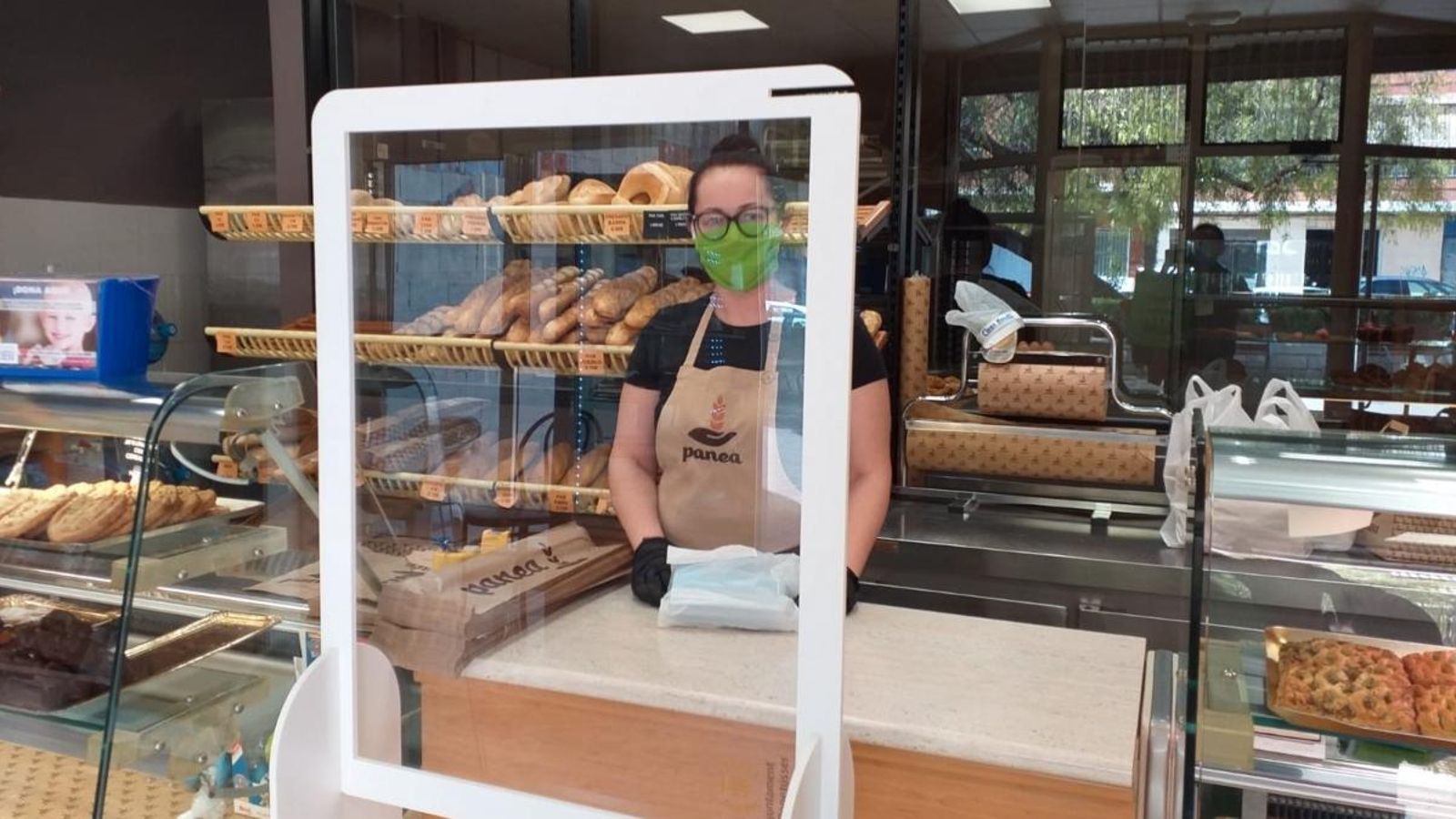 Treballadora d’un forn, en una imatge d’arxiu