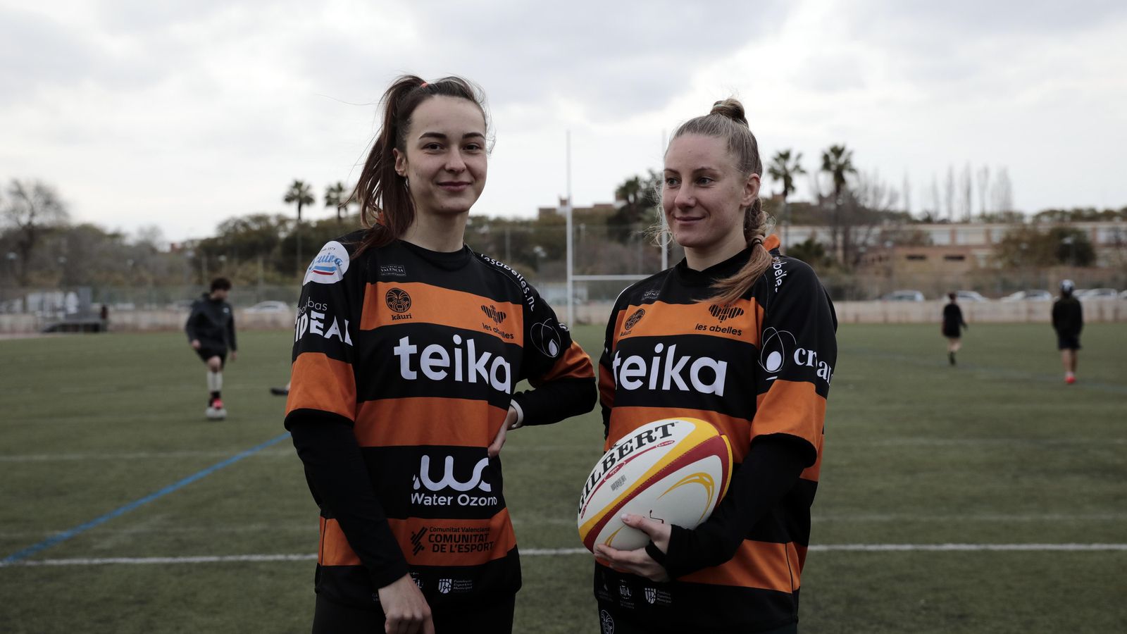 Dues jugadores refugiades ucraïneses van debutar amb Les Abelles