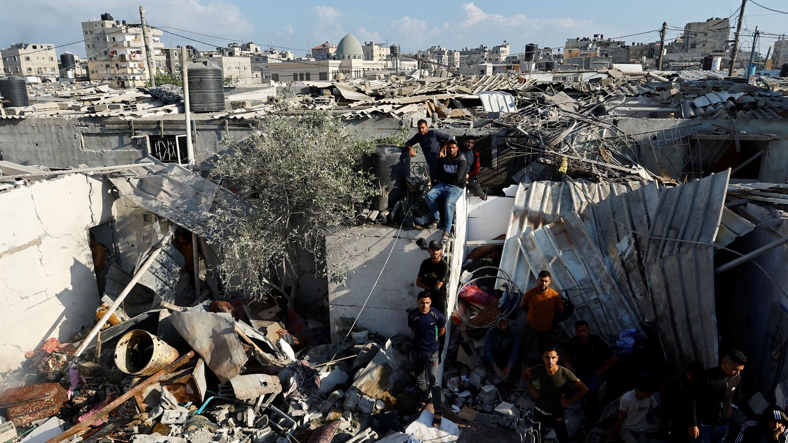 La ciutat gaziana de Khan Younis, devastada pels bombardejos israelians