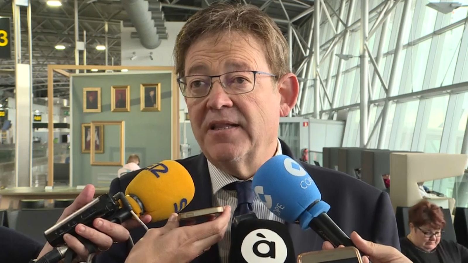 Ximo Puig durant la seua visita a la Fira del llibre de Frankfurt