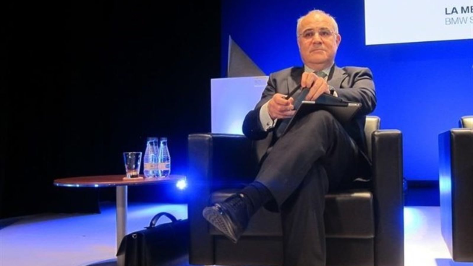 el bufet belga assumirà la representació processal de l'Estat i de Llarena