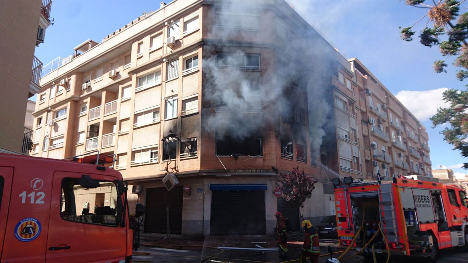 El detingut està acusat dels delictes d'incendi i de trencament de l'orde d'allunyament