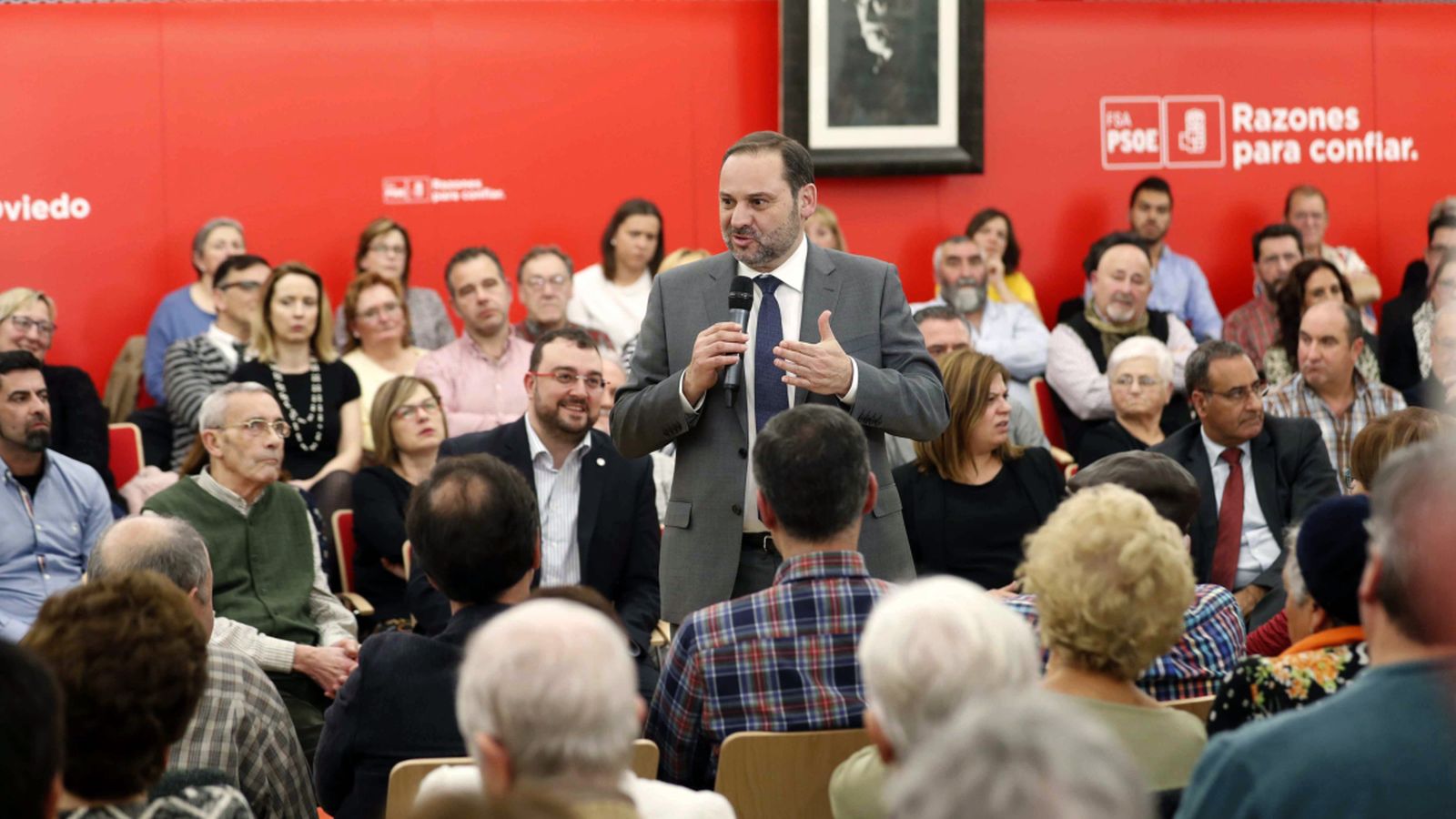 El ministre de Foment, José Luis Ábalos, en un acte a Oviedo