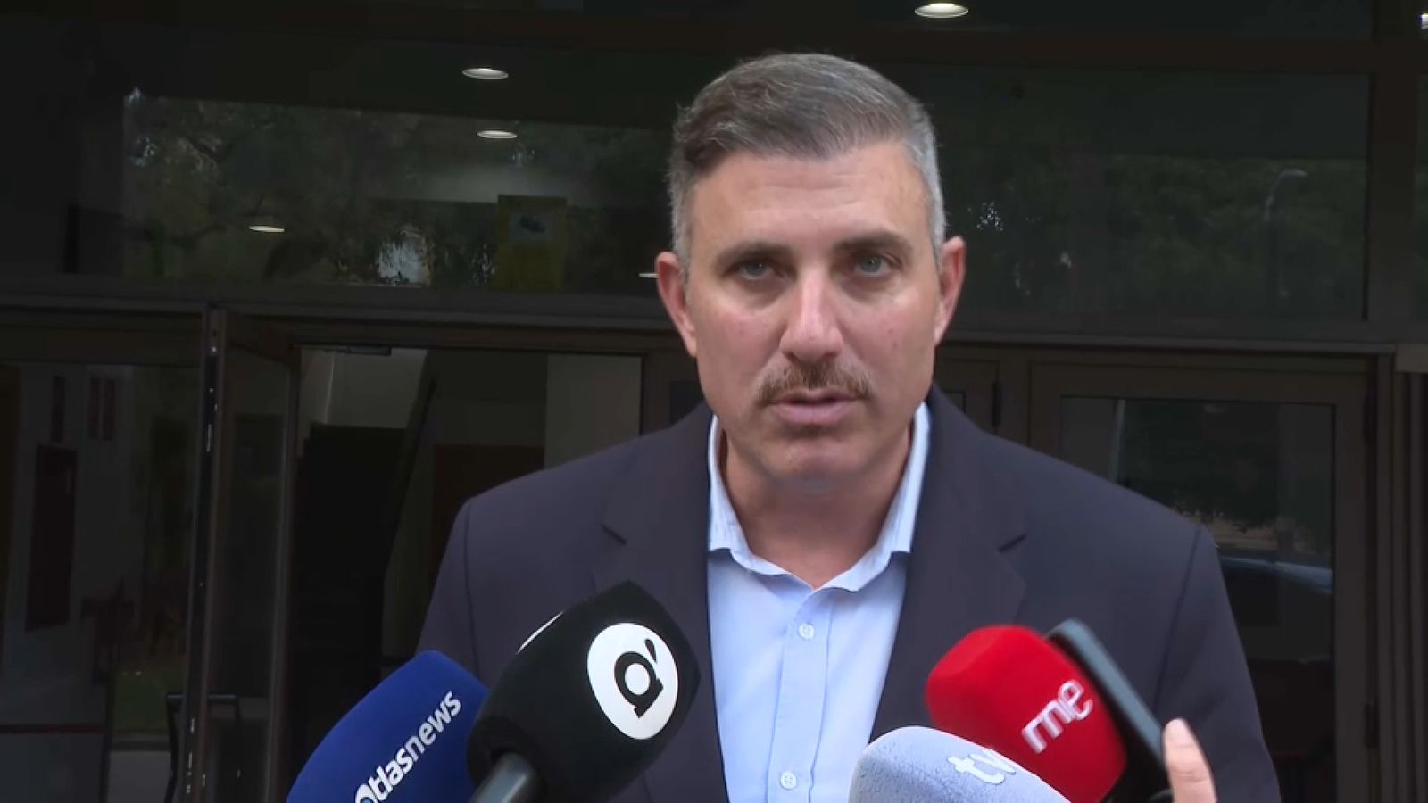 L'alcalde de Cullera, Jordi Mayor, a l'eixida del jutjat de Catarroja, després de declarar com a testimoni