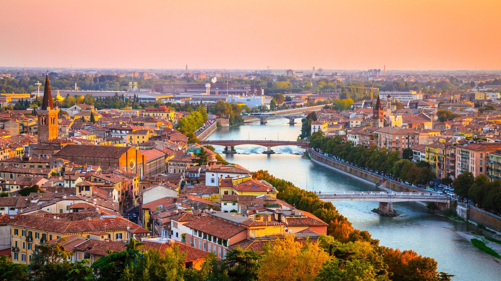 Exeter és la capital de Devon i es troba a la costa sud del comtat