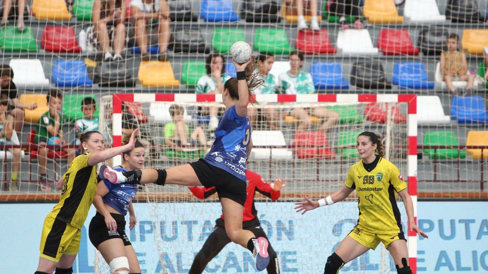 Tessa Van Zijl, en una acció ofensiva