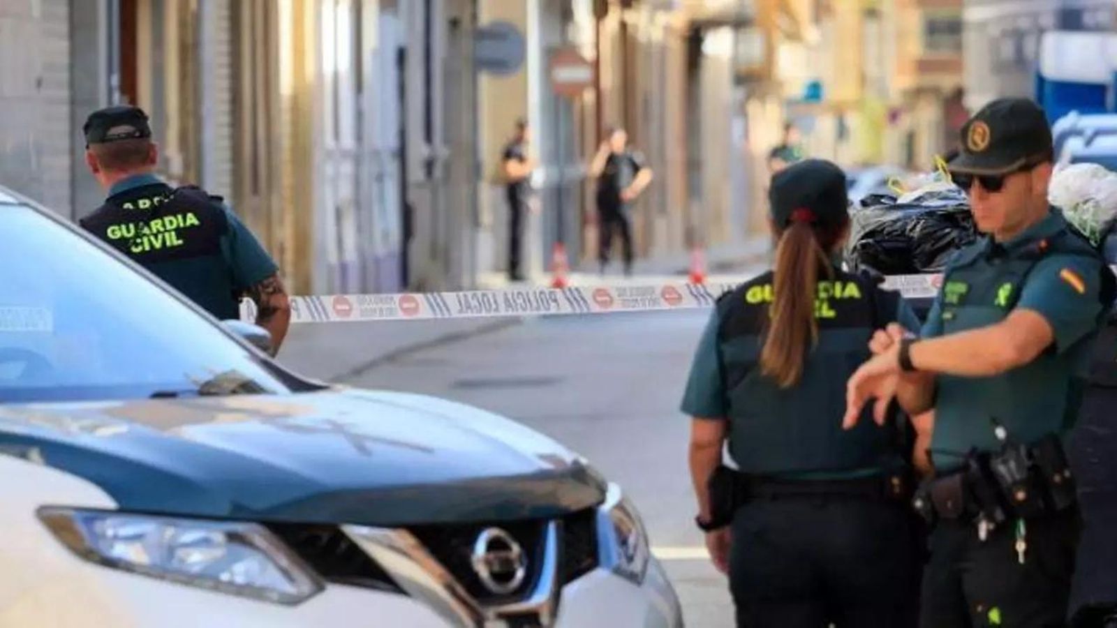 Agents de la Guàrdia Civil a Alfafar este dimarts