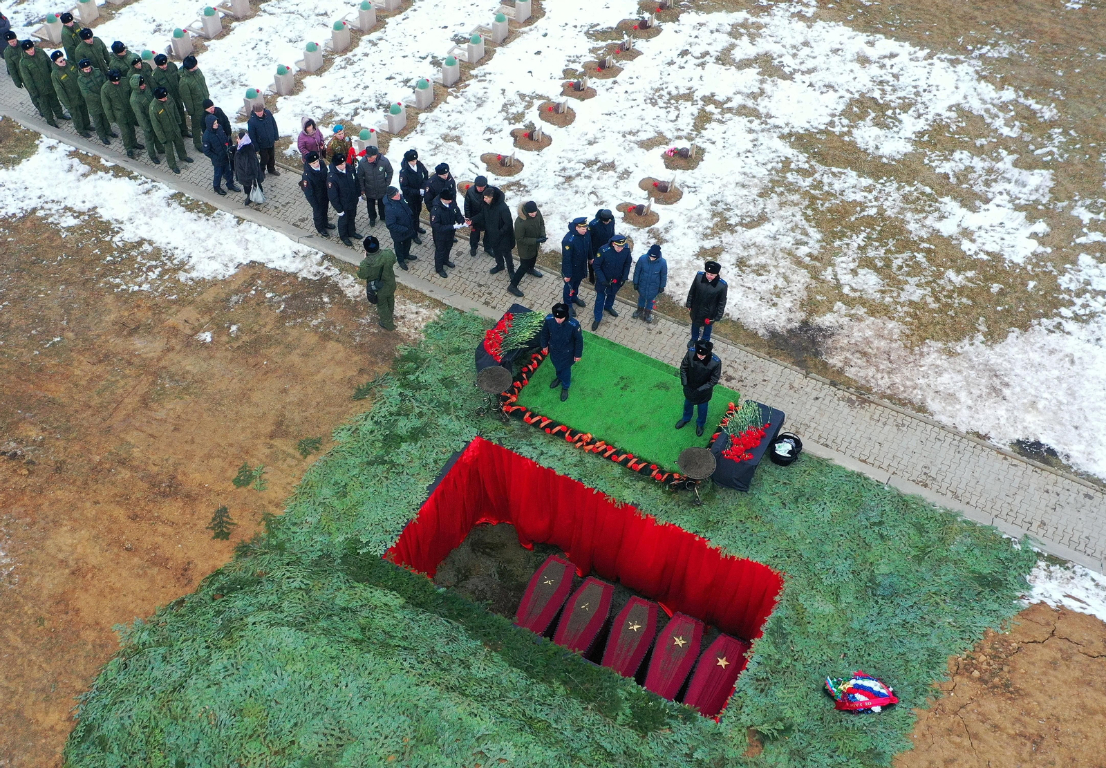 Homenatge als soldats russos caiguts en la batatalla d'Stalingrad