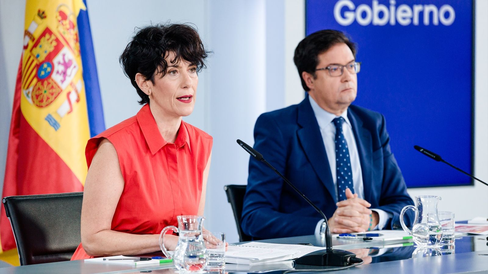 Elma Sáiz y Óscar López durant la roda de premsa posterior al Consell de Ministres d'este dimarts