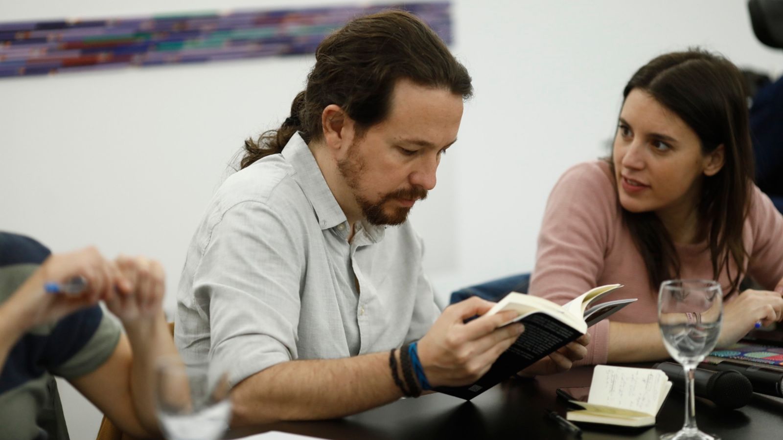 Pablo Iglesias i Irene Montero, en una reunió de Podem, en una imatge d'arxiu