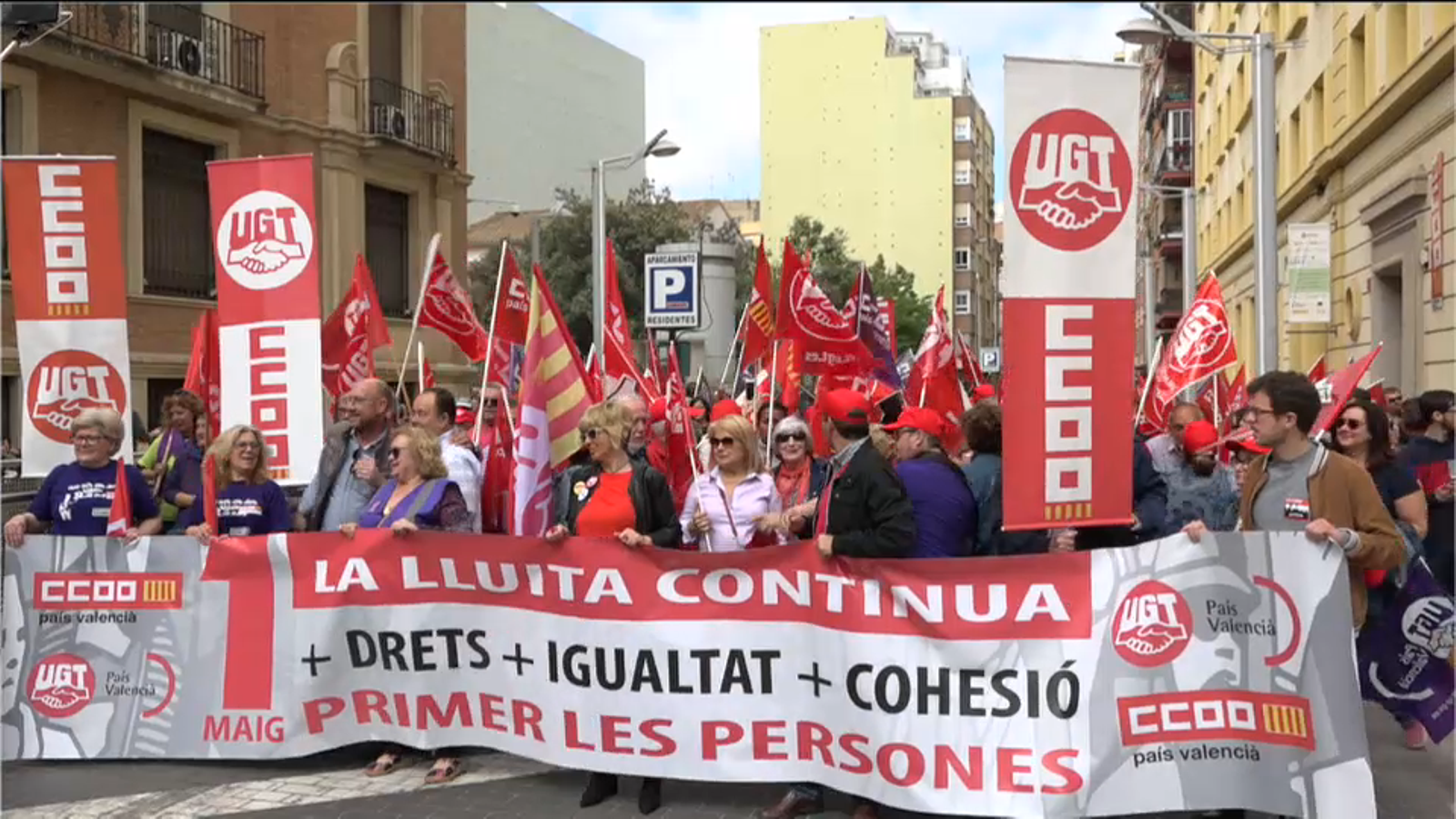 VÍDEO | Ambient festiu i reivindicatiu en la manifestació de l\'1 de Maig a Castelló de la Plana