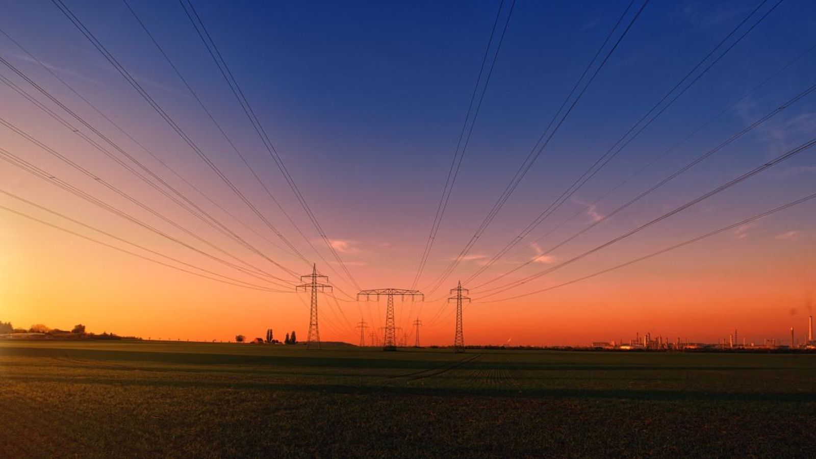 Concentració amb mantes i ciris a València per a fer visible la pobresa energètica