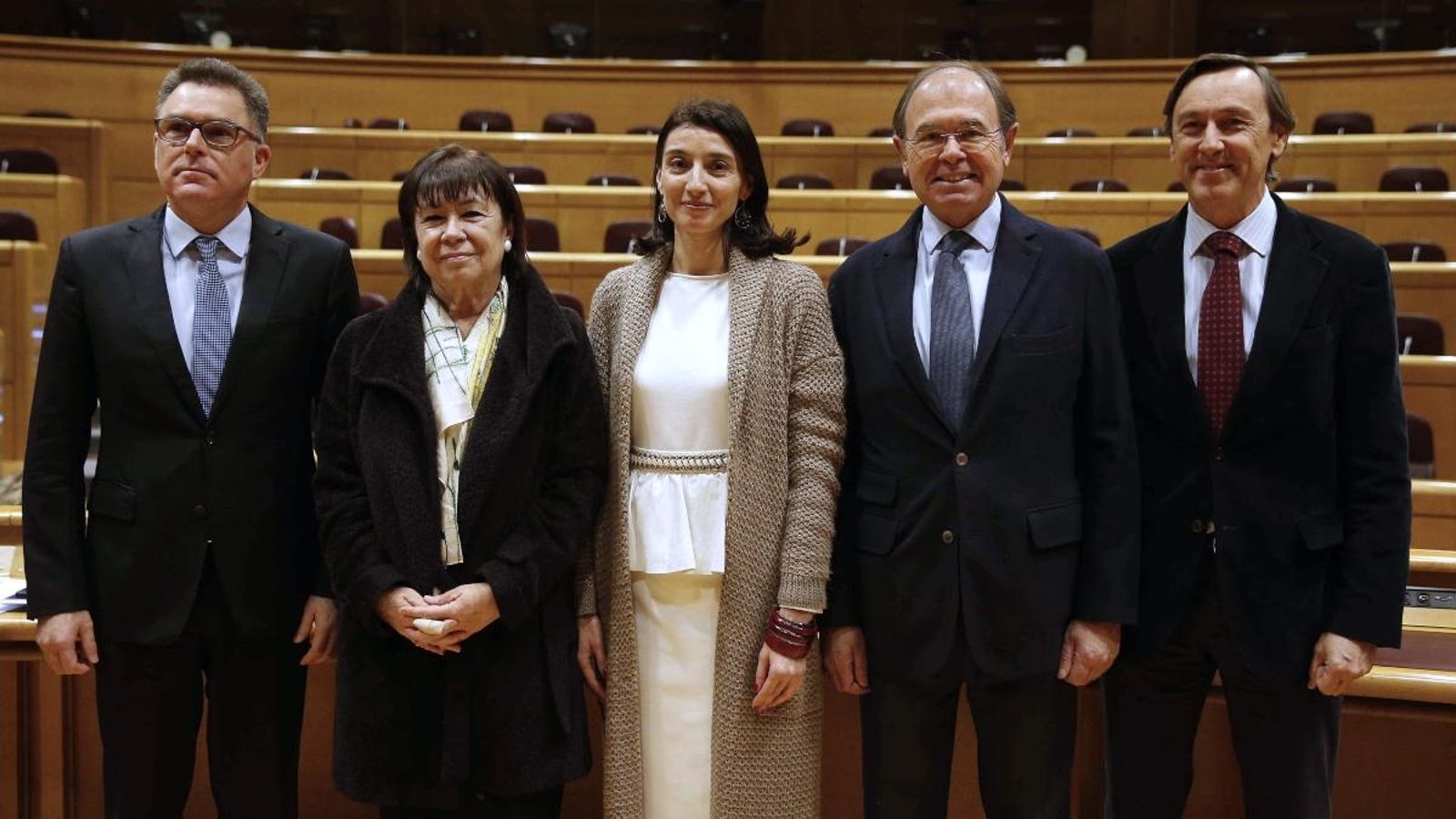 Els membres de la mesa del Senat Imanol Landa, Cristina Narbona, Pilar Llop, Pío García-Escudero i Rafael Hernando