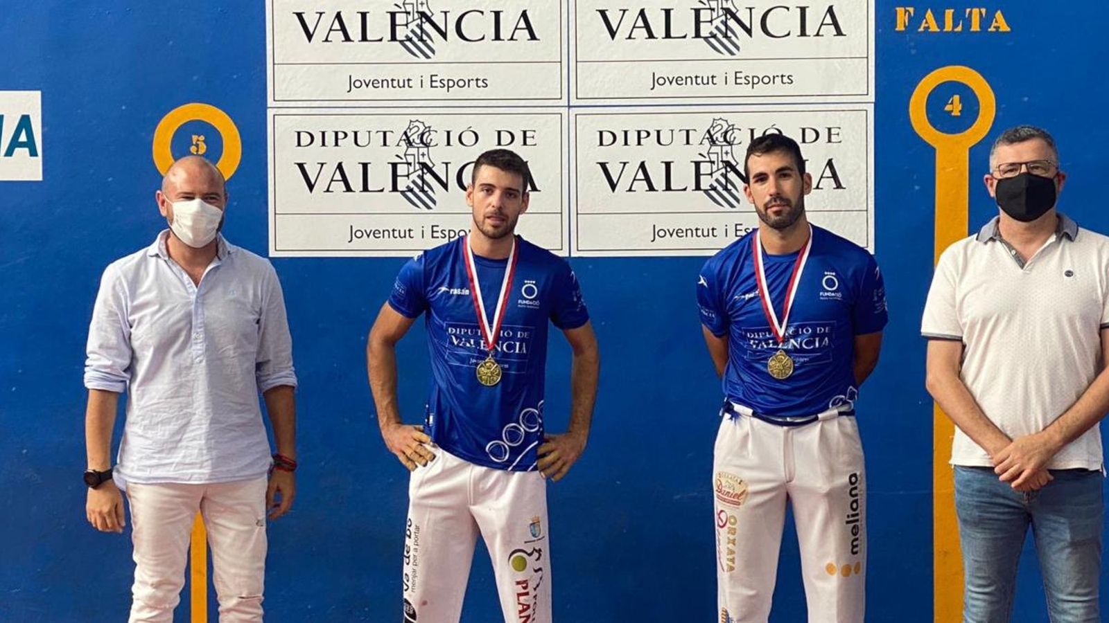 De la Vega i Bueno, reis del frontó