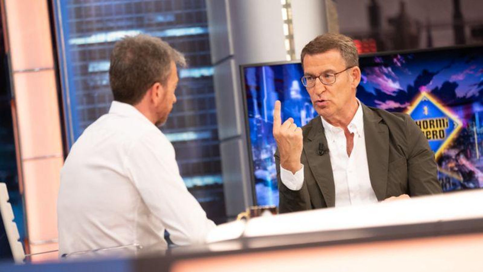 Núñez Feijóo conversa amb el presentador del Hormiguero durant l'entrevista d'aquest dimecres de nit