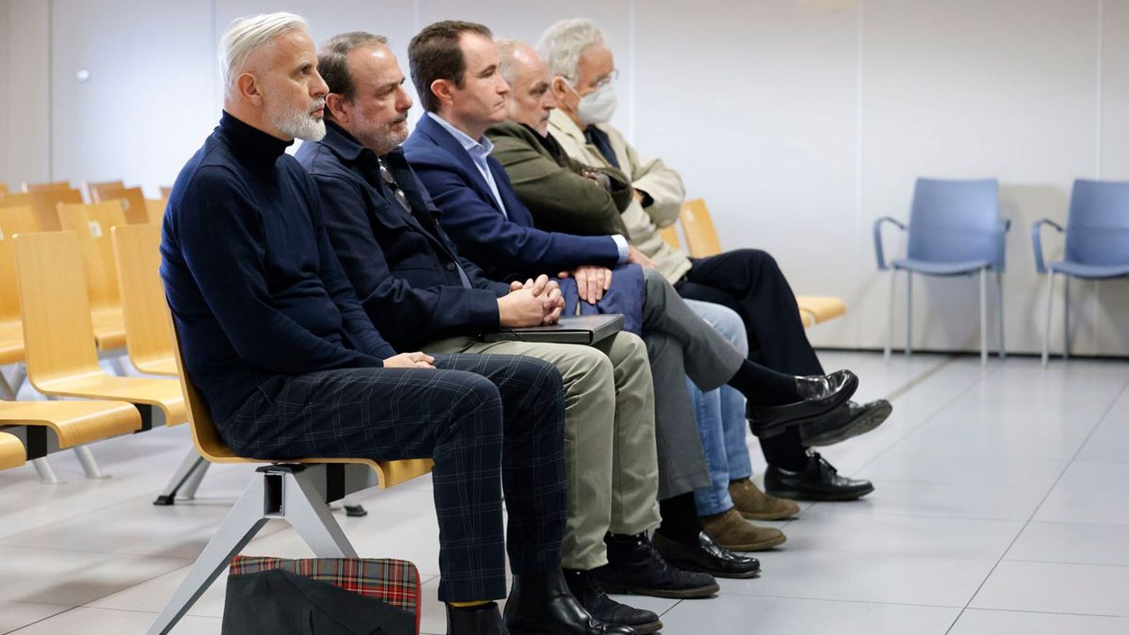 El banc dels acusats de la peça E de Taula, amb Marcos Benavent a l'esquerra