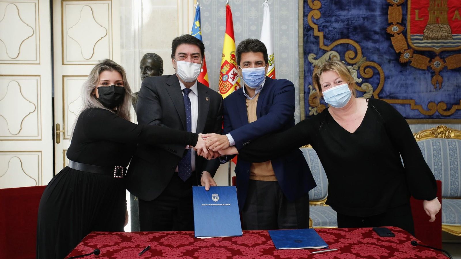 Barcala i Mazón han signat el protocol aquest dilluns