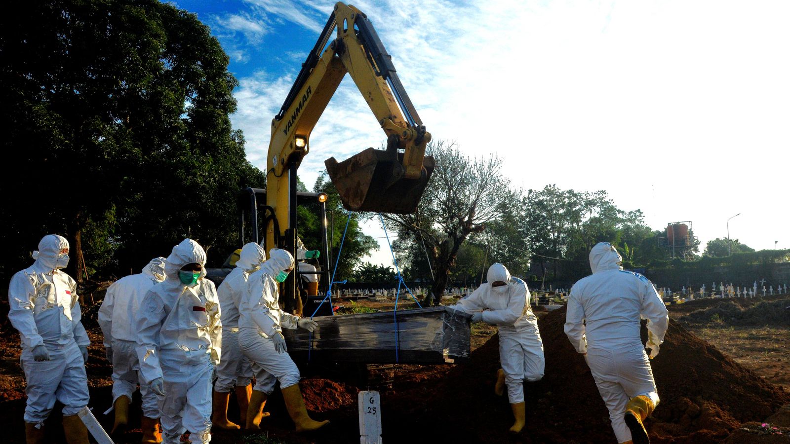 Zona per a soterrars a Gowa (Indonèsia) habilitada pel govern per a les víctimes de Covid-19