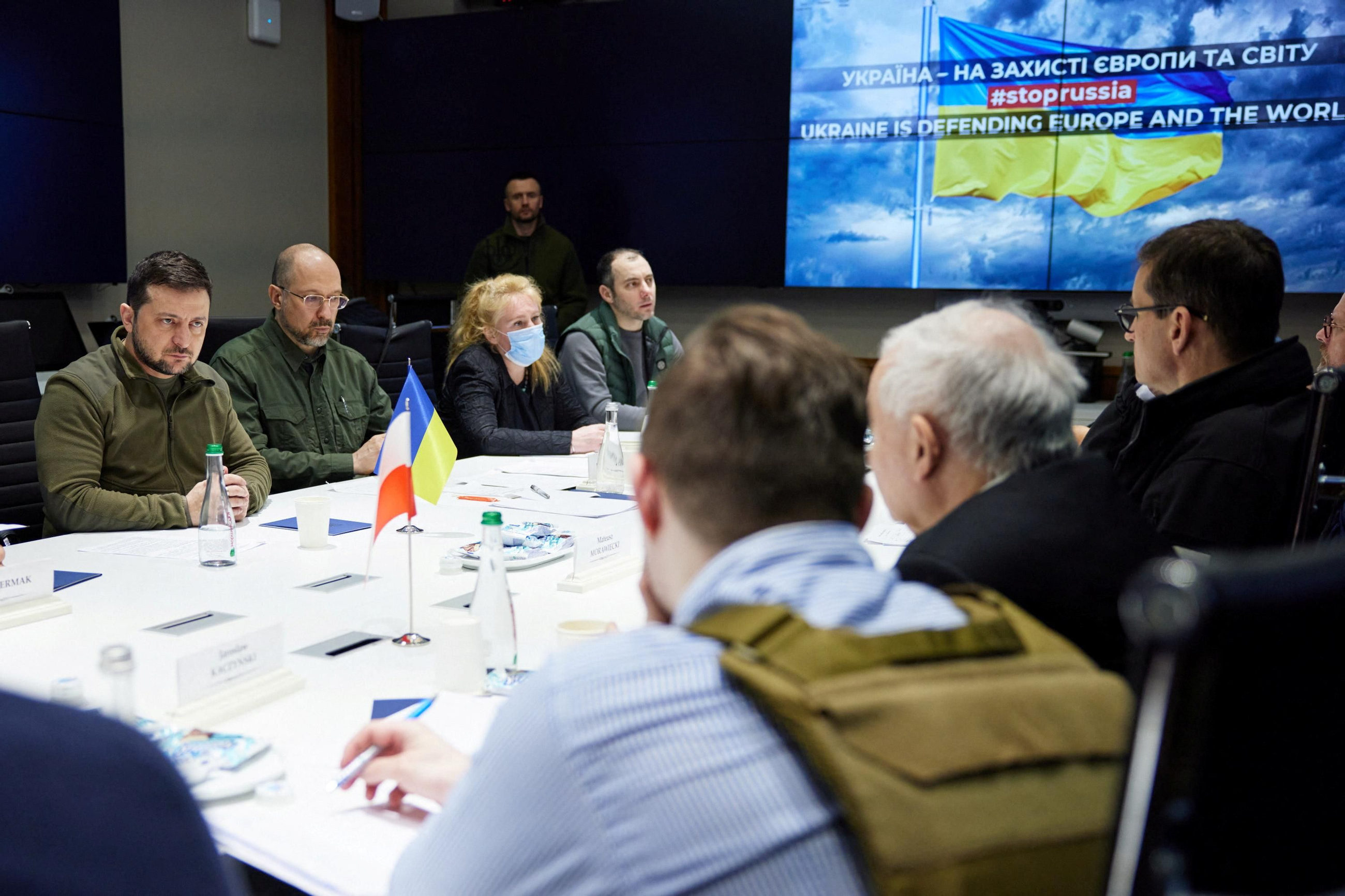 El president d'Ucraïna reunit amb el primer ministre txec Fiala, el primer ministre eslové Jansa i el primer ministre polonés Morawiecki a Kíiv El president d'Ucraïna reunit amb el primer ministre txec Fiala, el primer ministre eslové Jansa i el primer ministre polonés Morawiecki a Kíiv