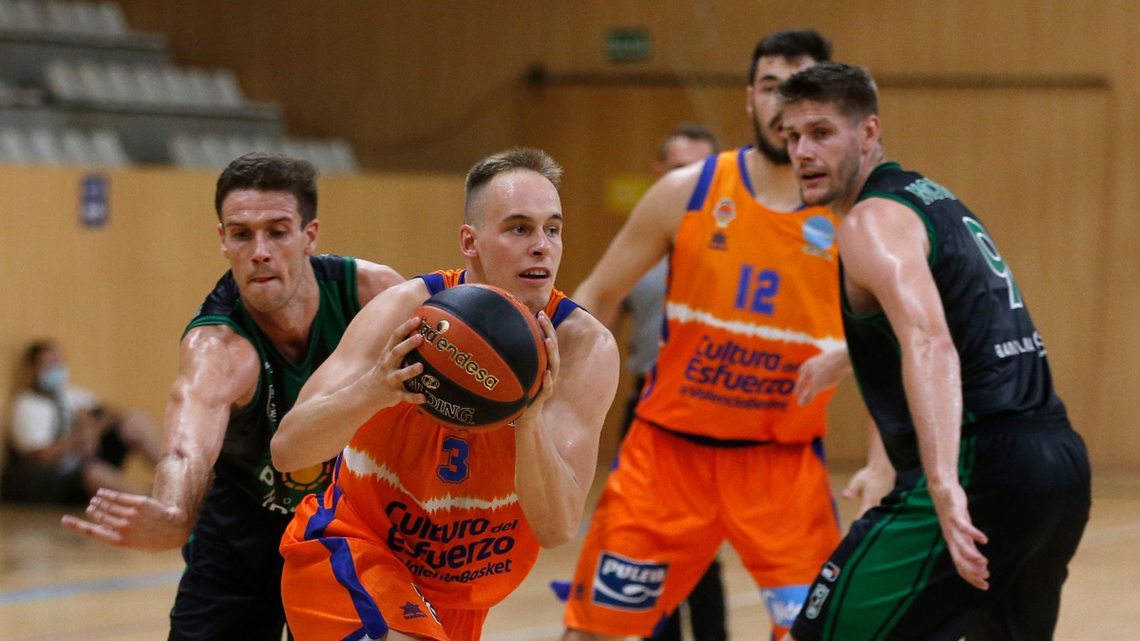 Ajornat a gener el partit entre el Joventut i València Basket de diumenge