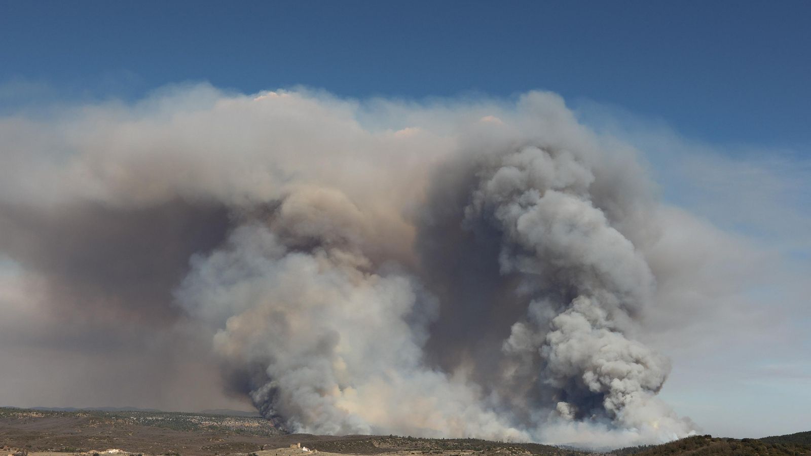 Columna de fum de l'incendi dijous de vesprada