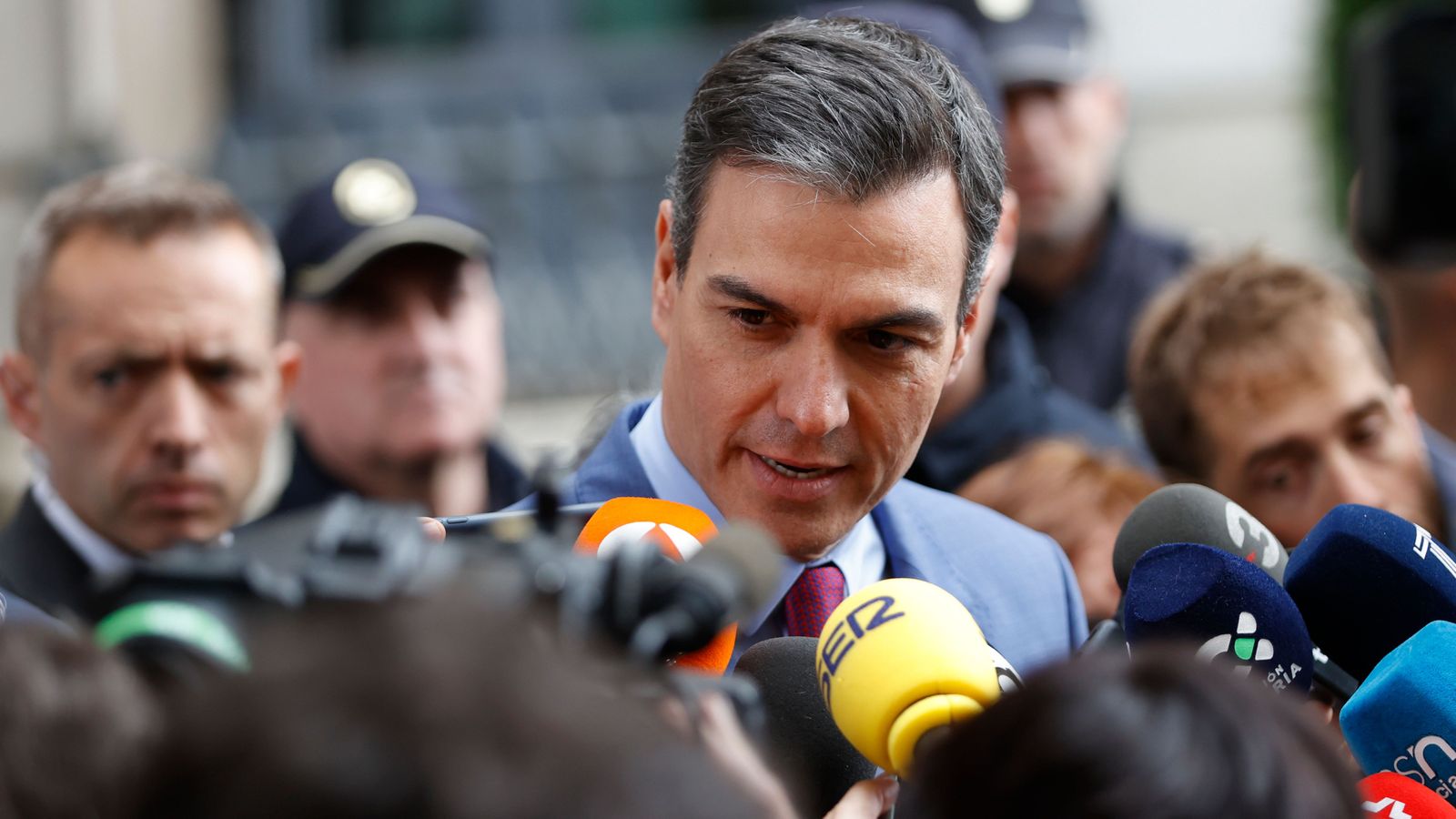 El president del govern espanyol, Pedro Sánchez, en declaracions als mitjans
