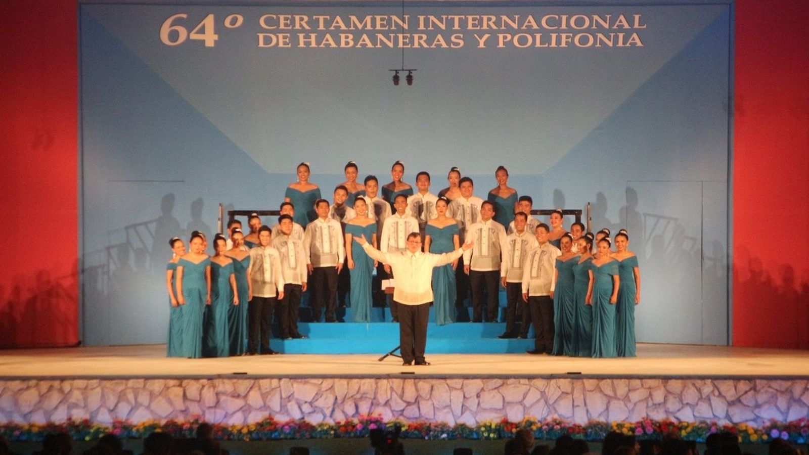 La coral de la Universitat de Filipines que va aconseguir el primer premi en les dues categories més importants