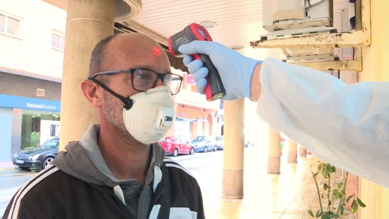 PODCAST | L’Agència de Protecció de Dades alerta que la presa de temperatura posa en risc la privacitat