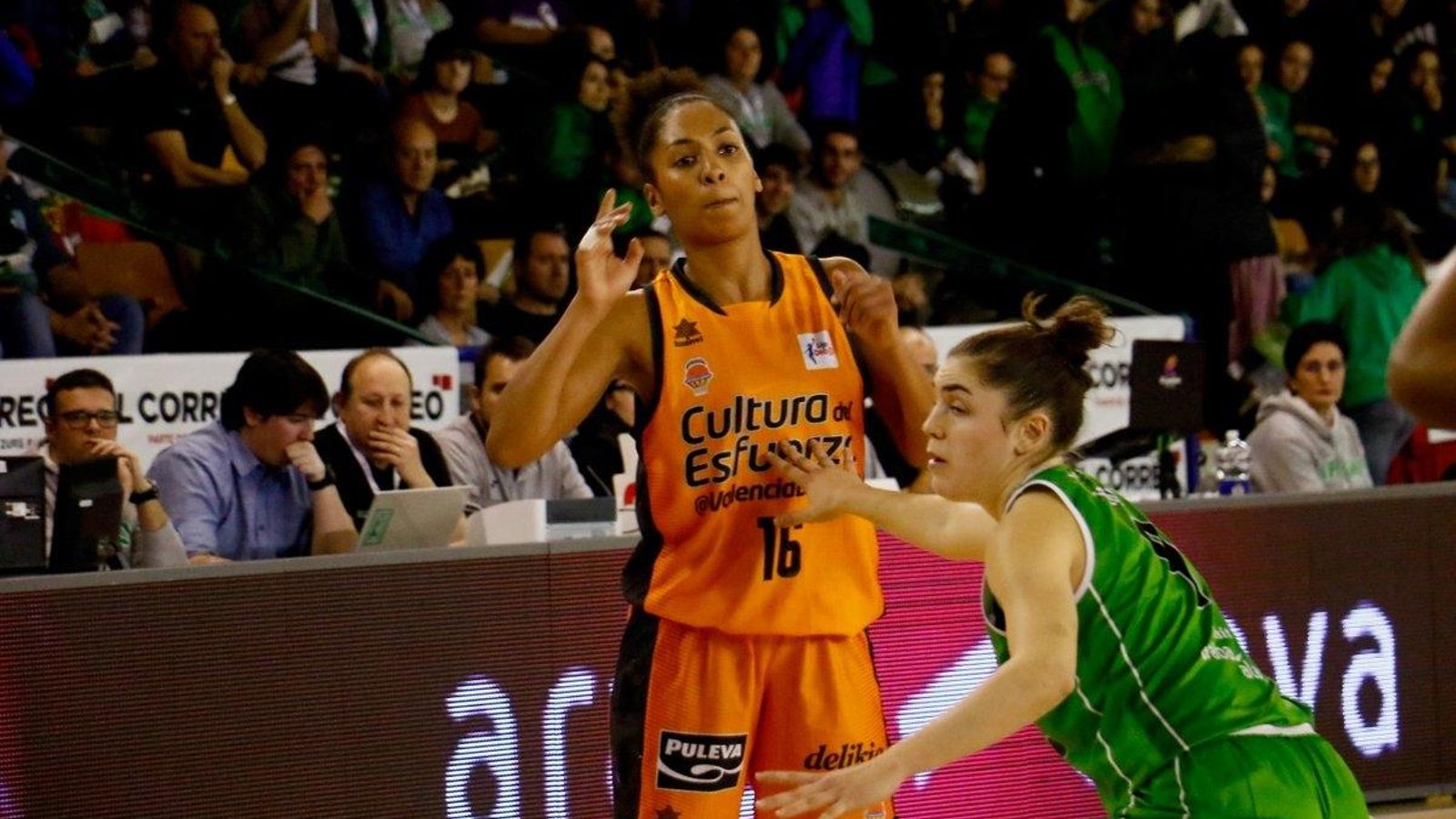 El València Basket supera l'espenta de l'Araski