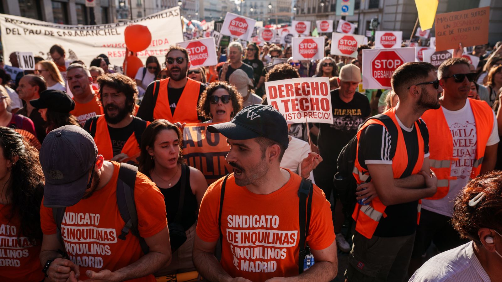 Milers de persones es manifesten a Madrid contra el desnonament de Maricarmen