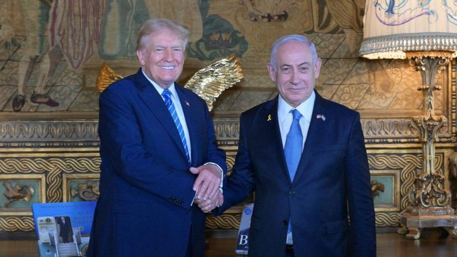 Donald Trump i Benjamin Netanyahu, reunits a Palm Beach, Florida, al juliol de 2024 Donald Trump i Benjamin Netanyahu, reunits a Palm Beach, Florida, al juliol de 2024
