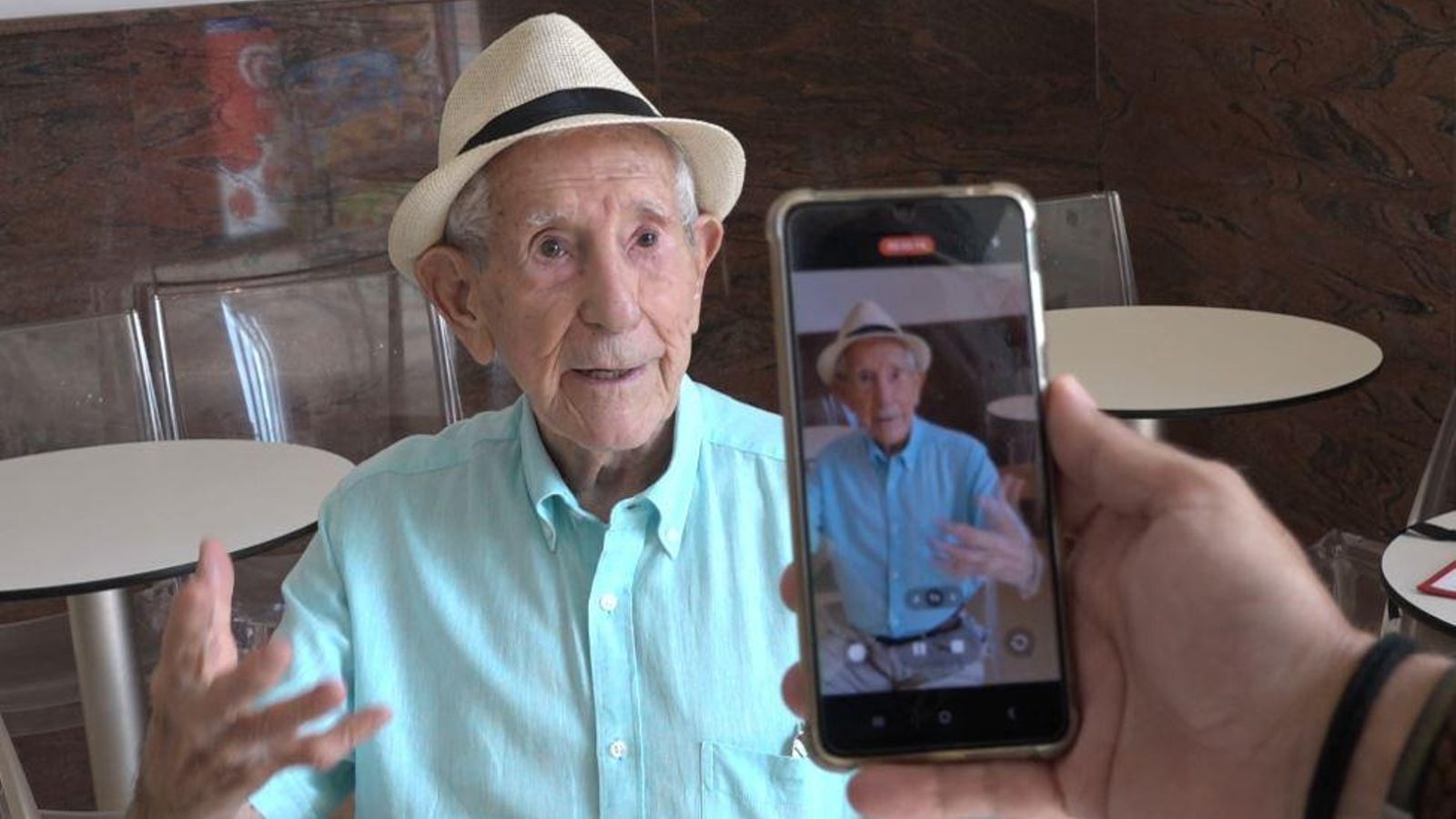 El iaio Tiktoker José María Abad