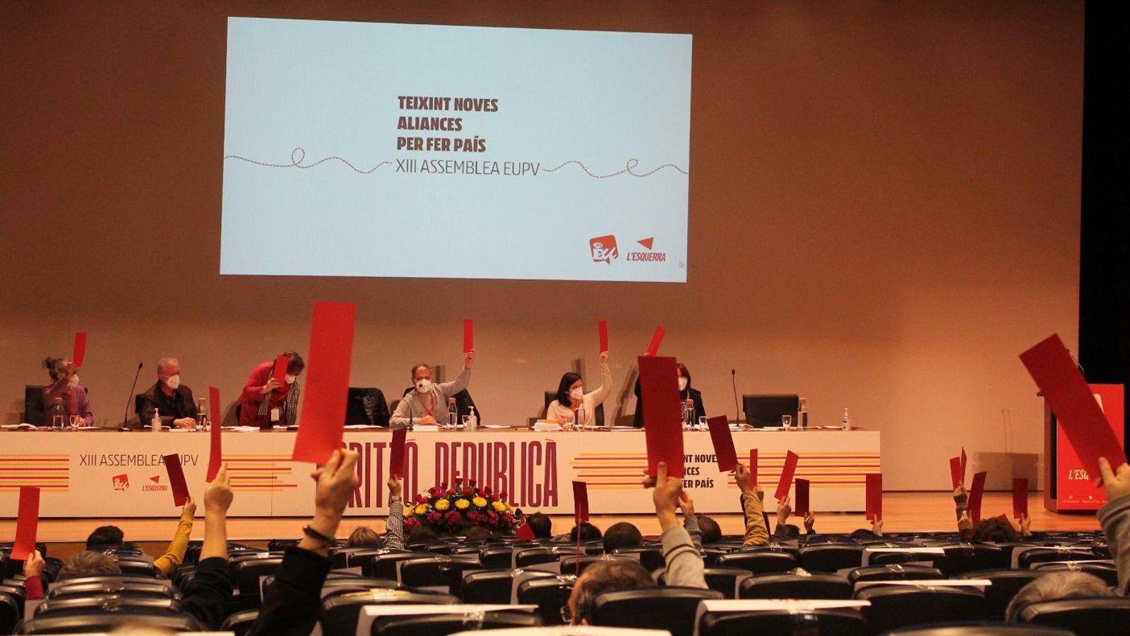 Votació presencial durant la XIII Assemblea d'EUPV