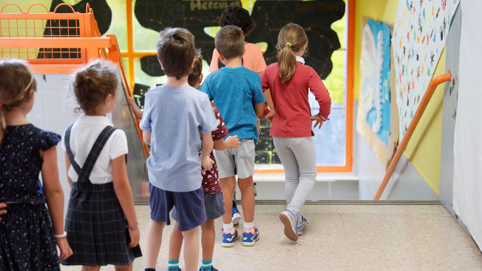 El nou curs arriba amb més professorat que mai i menys alumnat