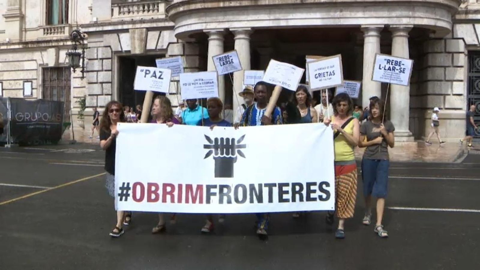 Aquest migdia s'han concentrat les organitzacions valencianes que es posen en marxa cap a Itàlia.