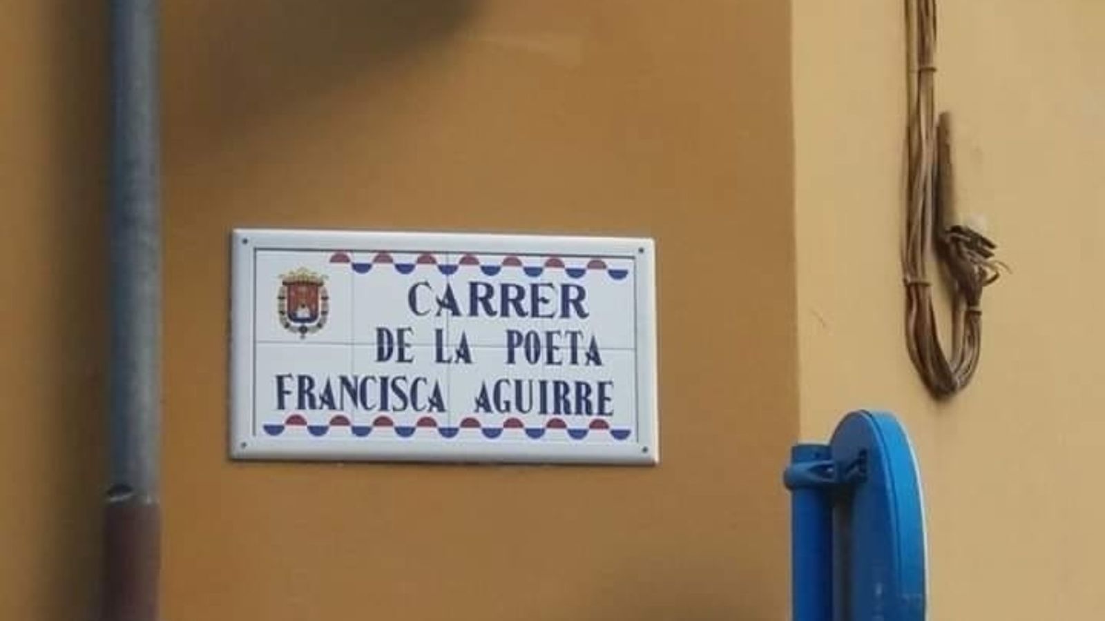 Compromís exigeix a Barcala que li torne el carrer a Francisca Aguirre després d’“arrabassar-li’l”