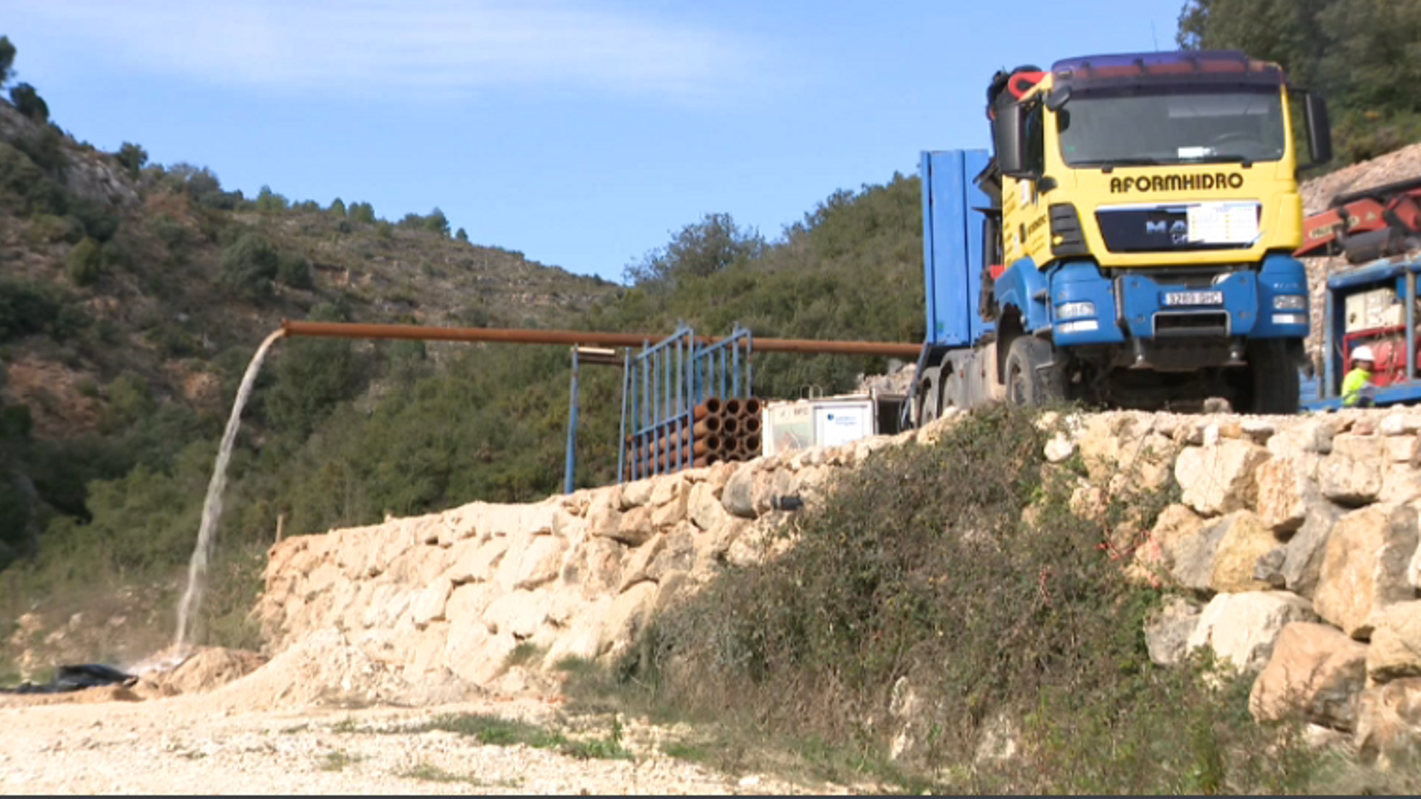 Després de sondejar fins a 1.000 metres, hi han trobat el pou de les Llargueres Després de sondejar fins a 1.000 metres, hi han trobat el pou de les Llargueres