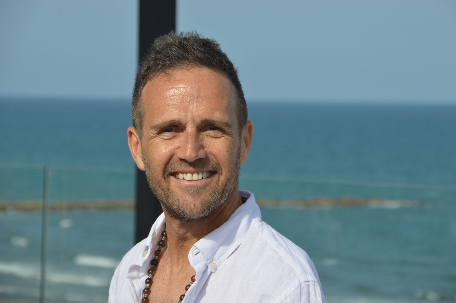 Eduard Forés torna davant de les pantalles de la televisió pública