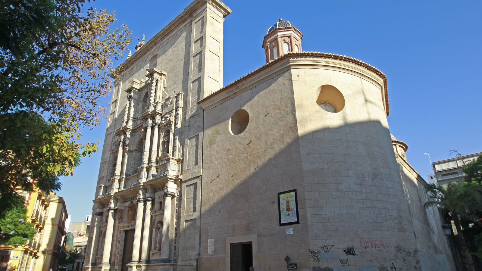 Esglèsia de la Santíssima Creu, o parròquia del Carmen, situada en la plaça del Carmen de Valencia