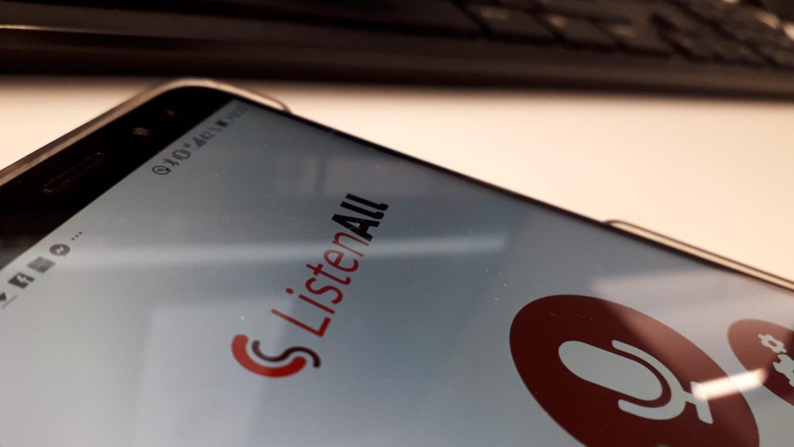 Transcriure la veu per a les persones amb dèficit auditiu