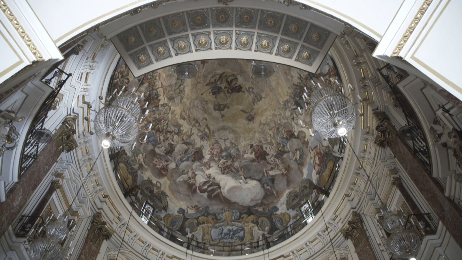 Frescos d'Antonio Palomino en la cúpula de la Basílica de la Mare de Déu
